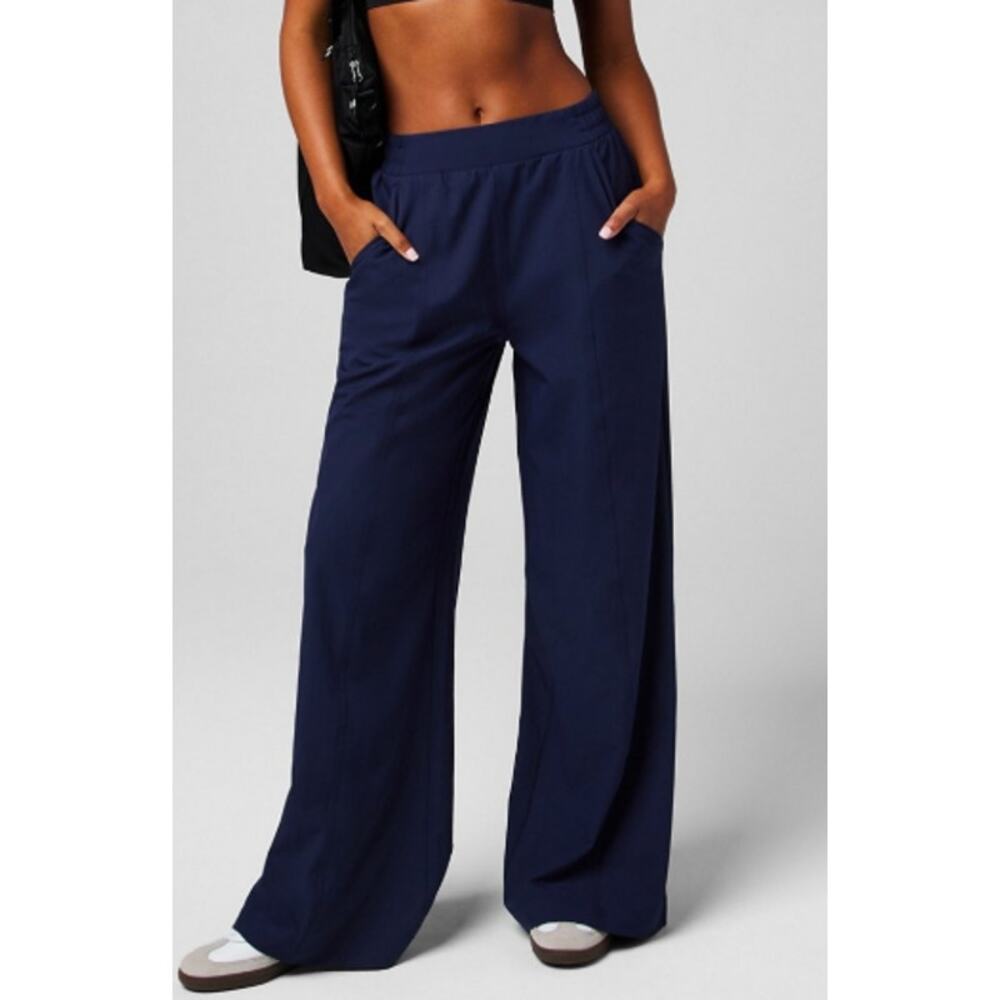 New Fabletics Cozy Fleece Wide Leg Sweatpant Size Medium Tall (32" Length)